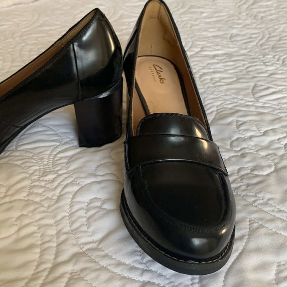 Black block heel loafer